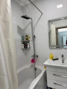 Elegant Apartment in Pearl 26