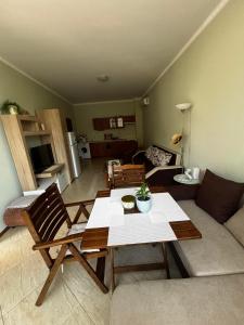 Eli Apartment at Sunny Sea Palace