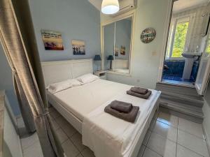 Casa Helios Fourka Beach Retreat