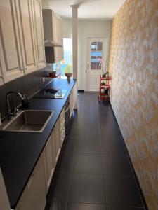 Apartamento sobre el mar