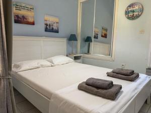 Casa Helios Fourka Beach Retreat