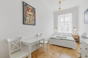 Small Sunny park view apartment