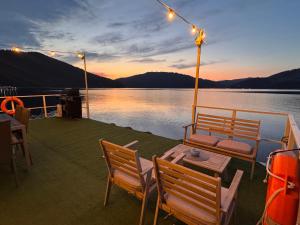 Casa pe lac Bicaz