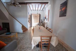 Cami Vall - Typical & Authentic House - Terrace and BBQ - Close to Shops and City Center - 10 min from Valencia Beaches - SPECIAL OFFER NEW ACCOMMODATION