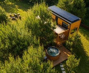 Oaza Święty Spokój - Tiny House z Balią i Jacuzzi przy rzece Narew
