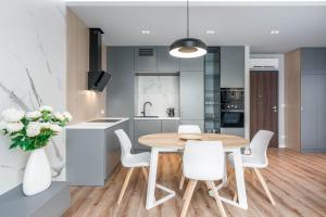 New Bridge Apartment by KRAMM