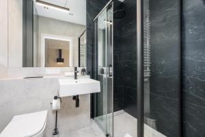 New Bridge Apartment by KRAMM