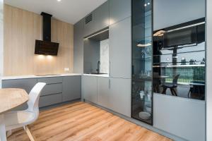 New Bridge Apartment by KRAMM