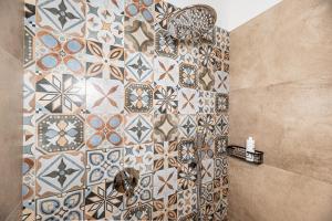Elegant City-Center Apartment in Villa - Private Parking