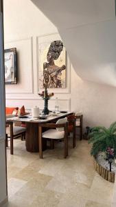 Duplex de Prestige Chic & Intemporel - Vue Piscine