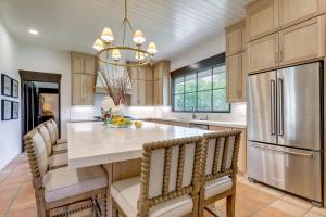Stunning Views! Luxurious & Secluded Glen Rose Gem