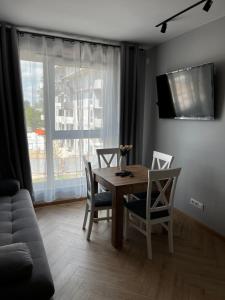 WARS Apartment, nowoczesne serce Warszawy, blisko centrum, stare miasto i stadion, klimatyzacja AC, free garaż parking