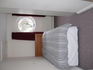 4 Bedroom Haven 10 mins walk to beach