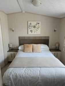 280 Caldey View, Lydstep Beach, Tenby