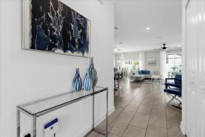5 Bedrooms 4 Bathrooms Storey Lake 3019Pl