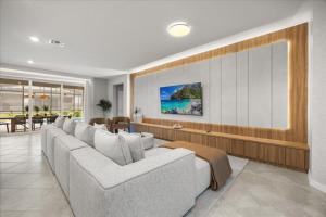 8 Bd 6 Ba Windsor Cay 15914 Cc