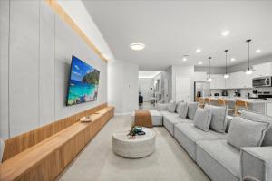 8 Bd 6 Ba Windsor Cay 15914 Cc