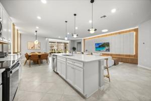 8 Bd 6 Ba Windsor Cay 15914 Cc