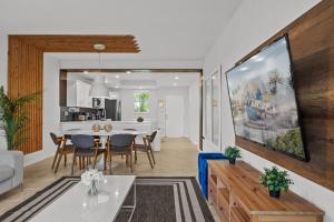 2 Bedroom 2 Bathroom Atorey Lake 4751-205 Ct