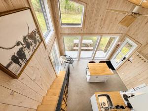 Peaceful Lake Chalet with Kayaks & BBQ & Fire Pit - Holiday Home