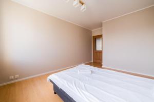 Katowicka Classic Apartment by BookingHost