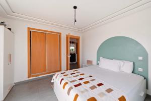 Coastal Escape - Appart chic, piscine & terrasse