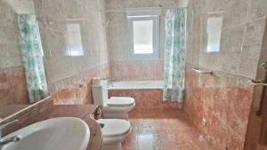 confortable villa at only 100 meter from the beach, supermarkets and the restaurants