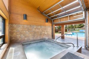 Tennis Townhome #1327 : 2 225
