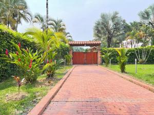 Casa en condominio campestre de Guamal con vista al Rio Camelias