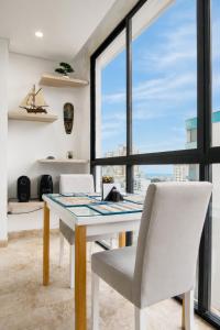 Apartamento vista al mar, piscina, sauna, jacuzzi lovely