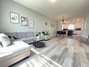 New open-space,3 bedrooms, AC home in NW Calgary