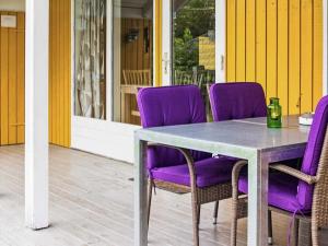 6 person holiday home in Fårvang