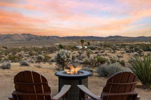 Desert Roots Ranch Views Fire Pit Near JTNP