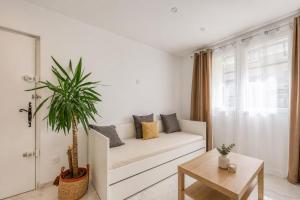 appartement entièrement rénové ,central, près du port et des plages