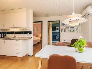6 person holiday home in Løkken