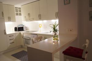 Beachfront Apartment with Sea Views & Pool - El Puig