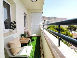 Oasis 504 Suite con terraza y vistas al mar