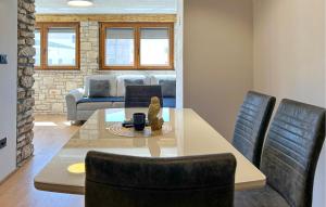 2 Bedroom Gorgeous Home In Sisan