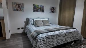 Estudio moderno nuevo en Santiago Centro Metro cercano