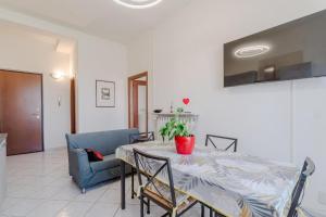 Bilocale in Area Servita e ben Collegato al Centro