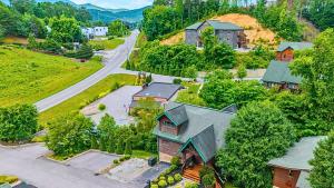 Pigeon Forge & Dollywood - Hot tub -Resort Pool