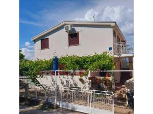 Charming Apartment Near Krka
