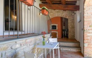 2 Bedroom Nice Apartment In Santangelo In Vado