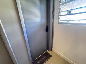 Studio novo e moderno com fino acabamento