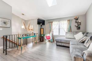 Lusby 5BD Family Home with Private Beach Access