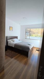 Enorme casa moderna de lujo, 4 camas, junto al hotel Oro verde, 2 garajes electricos