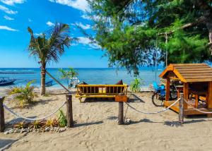 Annas Beach House - luxury private beachfront villa