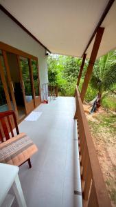 The Canal Hut Chaloklum