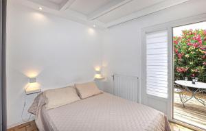 1 Bedroom Gorgeous Home In Saint Cyprien Plage