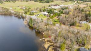 Haliburton Lakefront Escape with Hot Tub, Sauna, Fire Pit & BBQ